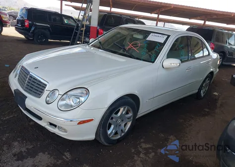 2004 Mercedes-Benz E 320 из США, поврежденный, VIN WDBUF65J44A534119